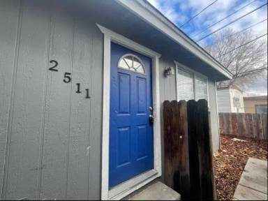 Main picture of 2509 Maxine Cir