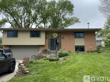 Main picture of 3706 N 93rd St