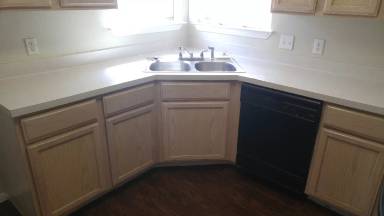 Main picture of 717 Oak Park Dr