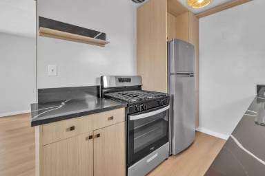 Main picture of 3009 E 3rd St