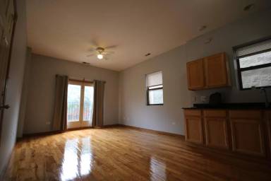 Main picture of 3146 W Fillmore St