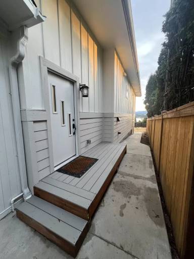 Main picture of 405 100th Ave NE