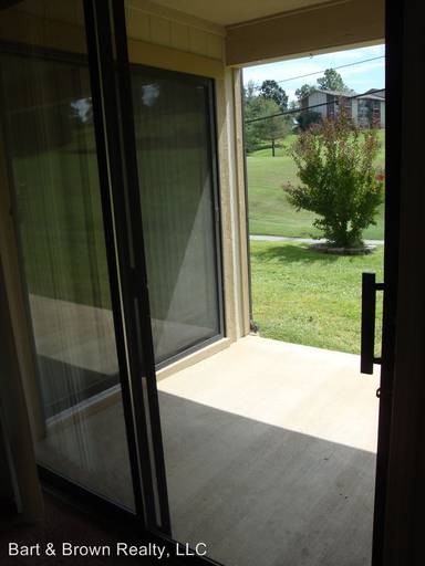 Main picture of 302 Turnberry Rd