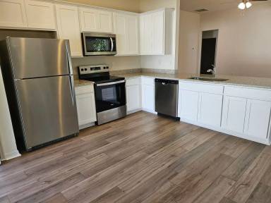 Main picture of 8 Princeton Ln