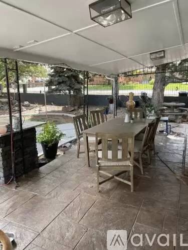 Main picture of 702 Emerald Ln