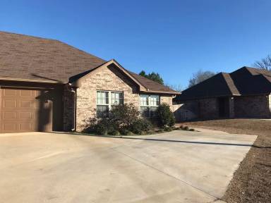 Main picture of 2654 Lori Ln