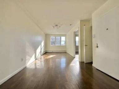 Main picture of 329 Pulaski St