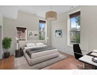 Main picture of 50 Bow St