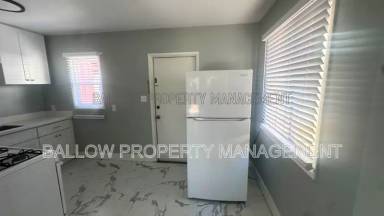 Main picture of 2137 E 16th St