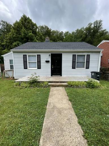 Main picture of 811 McCausland Street - 1