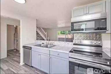 Main picture of 590 W Indian Creek Dr