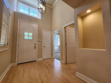 Main picture of 270 Gloria Cir