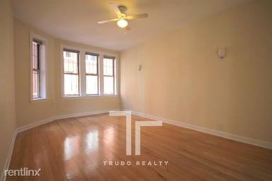 Main picture of 550-60 W Aldine Ave