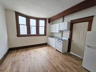 Main picture of 840 Columbia Ave