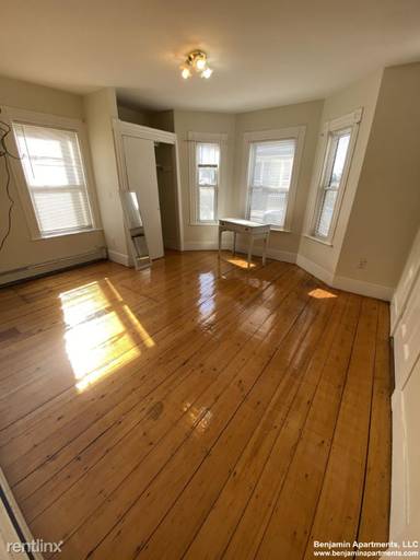 Main picture of 25 Everett St