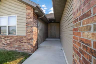 Main picture of 1106 S Calabria Ave