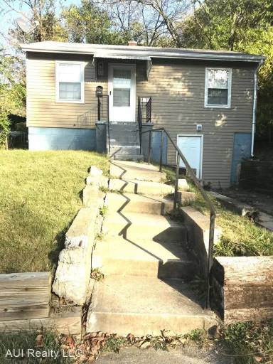 Main picture of 7009 S Benton Ave