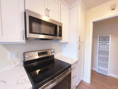 Main picture of 4040 Manila Ave