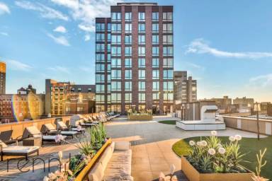 Main picture of 31 Debevoise St