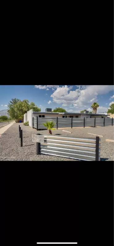 Main picture of 5701 E Pima St
