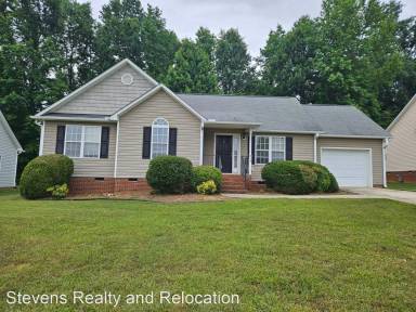 Main picture of 215 E Drake Ln