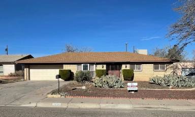 Main picture of 4001 Wellesley Dr NE