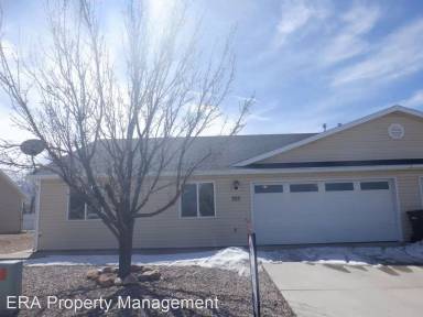 Main picture of 703 W 1225 N