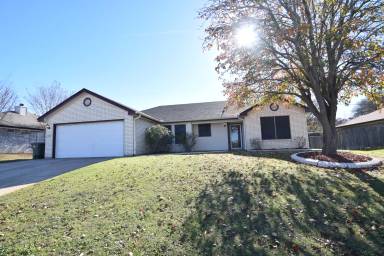 Main picture of 810 Northern Dancer Dr
