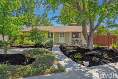 Main picture of 701 Duke Cir