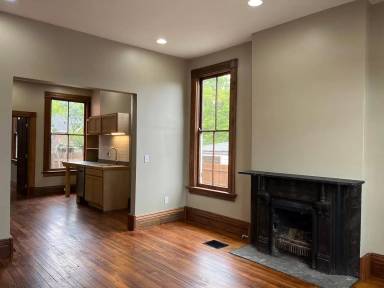 Main picture of 10 E 16th St