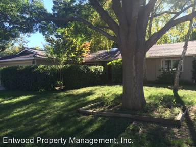 Main picture of 593 Waterford Dr