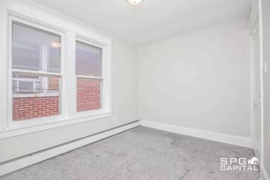 Main picture of 443 W Middle St