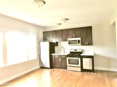 Main picture of 4050 N Milwaukee Ave Apartments