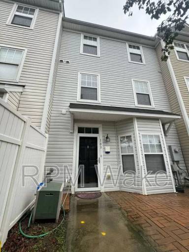 Main picture of 8631 Neuse Club Ln