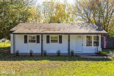 Main picture of 2409 Vining Ave NW