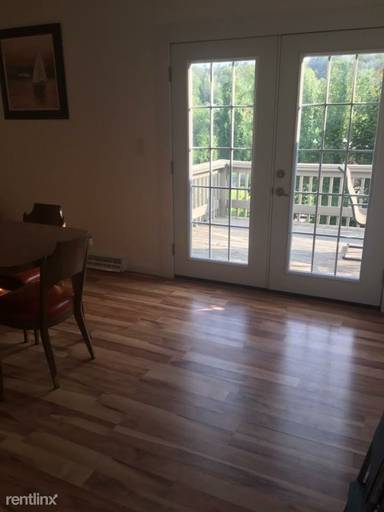 Main picture of 1530 N Main St