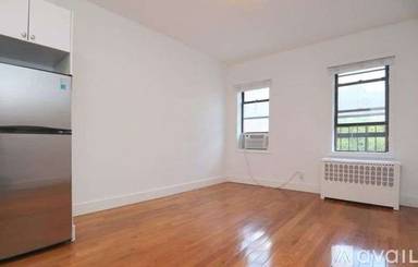 Main picture of 424 E 14th St