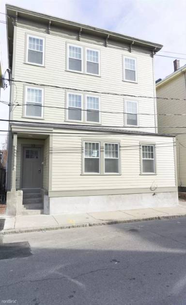 Main picture of 35 Merriam St