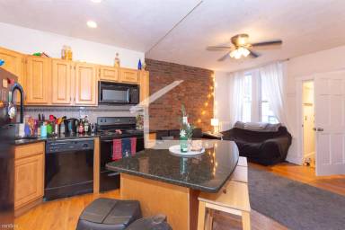 Main picture of 1120 Commonwealth Ave