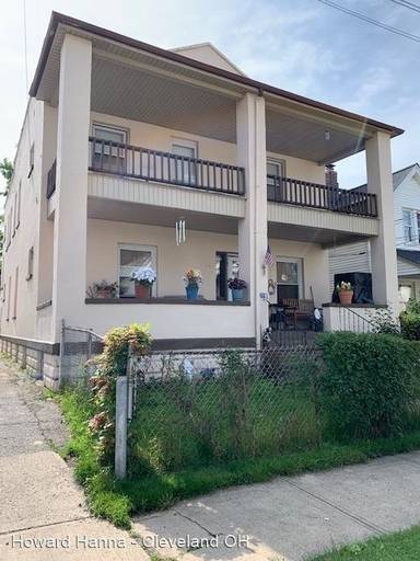 Main picture of 2198 W 105th St