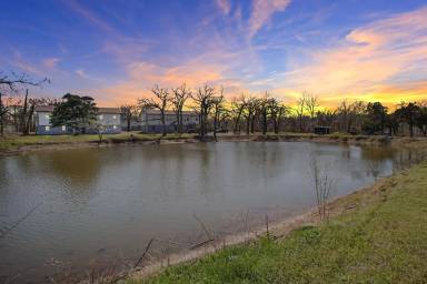 Main picture of Pine Lake Apartments