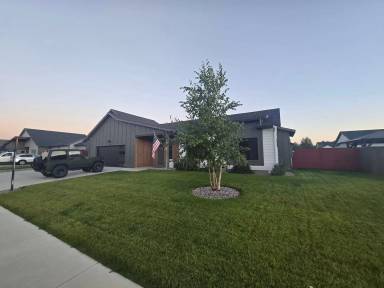 Main picture of 1304 Scooter Ln