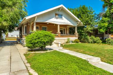 Main picture of 745 N University Ave