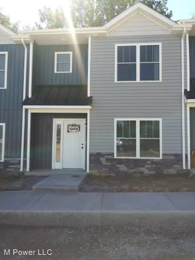 Main picture of 207 Swallow Dr
