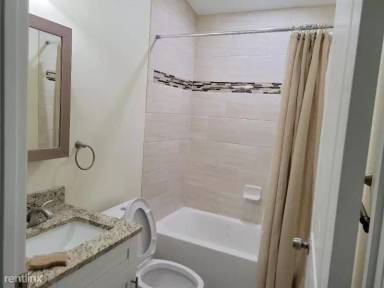 Main picture of 512 Maple Pointe Dr