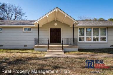 Main picture of 1119 Lipscomb Dr