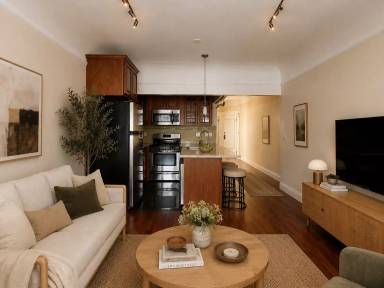 Main picture of 624 Shrader St