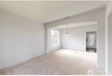Main picture of 907 Waterford Way