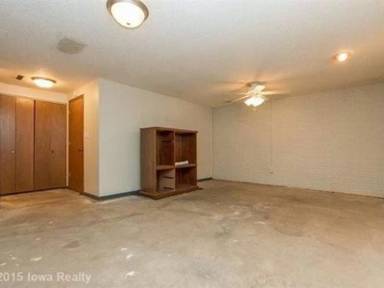 Main picture of 933 Breezewood Cir