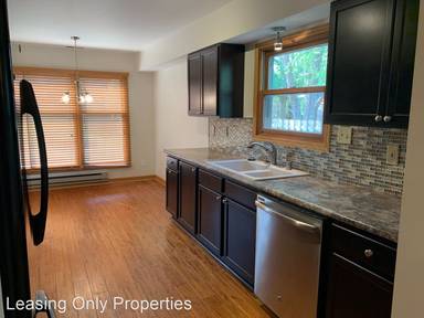 Main picture of 943 Crestwood Dr